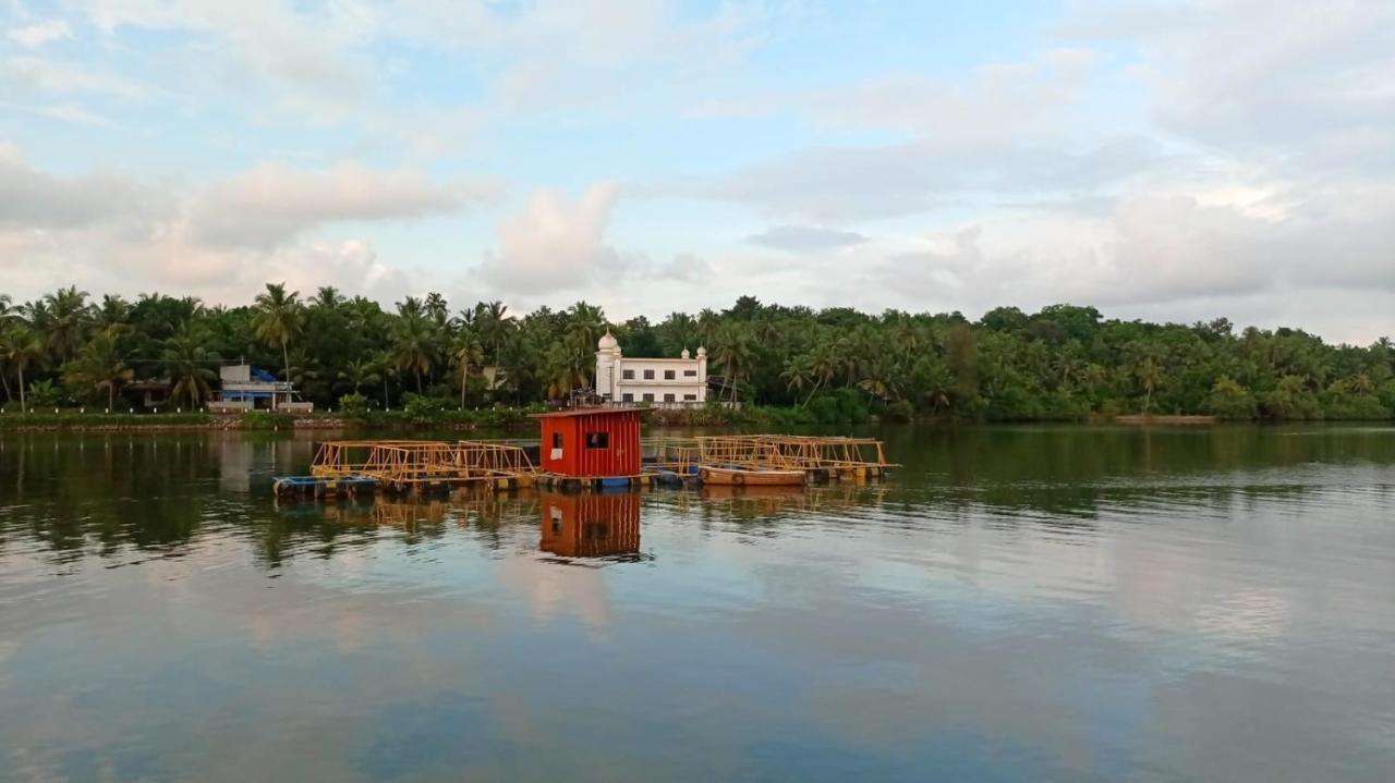 Shruthi'S Aarohi-Nature'S Retreat Mulappilangād エクステリア 写真